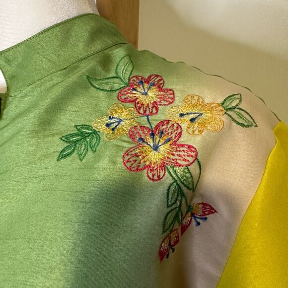 Marsh Landing green, blue, yellow & white floral embroidered button down top, M - Picture 6 of 14